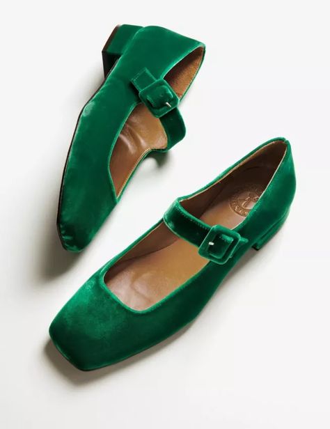 Emerald Shoes, Penelope Chilvers, Emerald Green Velvet, Shoes Fall, Velvet Shoes, Mary Jane Heels, Jane Shoes, Leather Ballet Flats, Dream Shoes