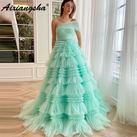 Elegant Feminine Outfits, Pretty Frocks, Teuta Matoshi, Cinderella Dress, Romantic Fashion, Tulle Balls, Flowy Dresses, Dress With Pleats, Floor Length Prom Dresses