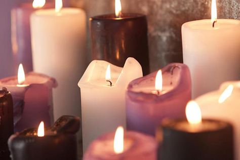 excellent soap site w/ lots of how-tos!!!! Colored Candles, Witch Candles, Yennefer Of Vengerberg, Candle In The Wind, Candle Glow, Rooms Ideas, Deco Originale, Bohol, Homemade Candles