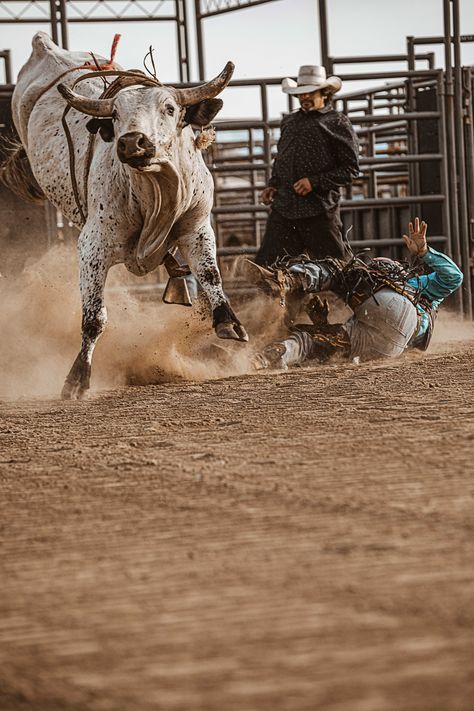 Warriors And Rodeo (W.A.R.) is a nonprofit organization on a mission to make a difference in the lives of American heroes through the ranch and rodeo lifestyle. W.A.R. provides a warm and welcoming place for veterans, law enforcement officers, fire fighters, and similar service professionals to come together, support each other, and connect through a common bond of western values and their service to our nation. For Warriors And Rodeo, rodeo is therapy. Vintage Rodeo Aesthetic, Rodeo Time Wallpaper, Western Profile Pic, Bull Riding Aesthetic, Rodeo Wallpapers, Rodeo Lifestyle, Dear Rodeo, Rodeo Pictures, Rodeo Aesthetic