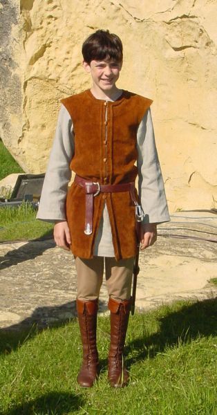 Image result for pevensies costume Narnia Room, Narnia Edmund, Narnia Costumes, Narnia Wardrobe, Edmund Narnia, Witch Wardrobe, Lion Witch Wardrobe, Skandar Keynes, Narnia Cast