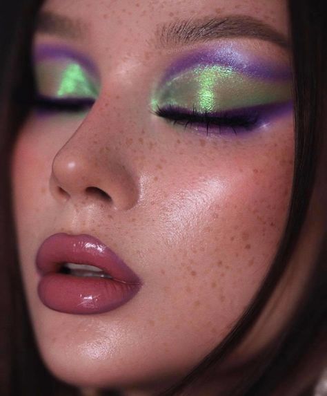 Fade Into Hue Palette, Fade Into Hue, Setting Mist, Jet Set, Content Creator, Mist, Aurora, Lashes, Blush