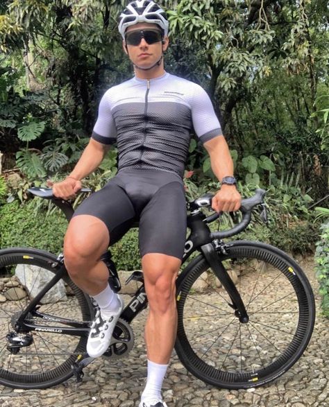 Mens Cycling Outfit, Cycling Apparel Men, Mens Cycling Clothes, Cycling Lycra, Cycling Attire, Pants For Summer, Cycling Tights, Mens Leather Clothing, Gym Outfit Men