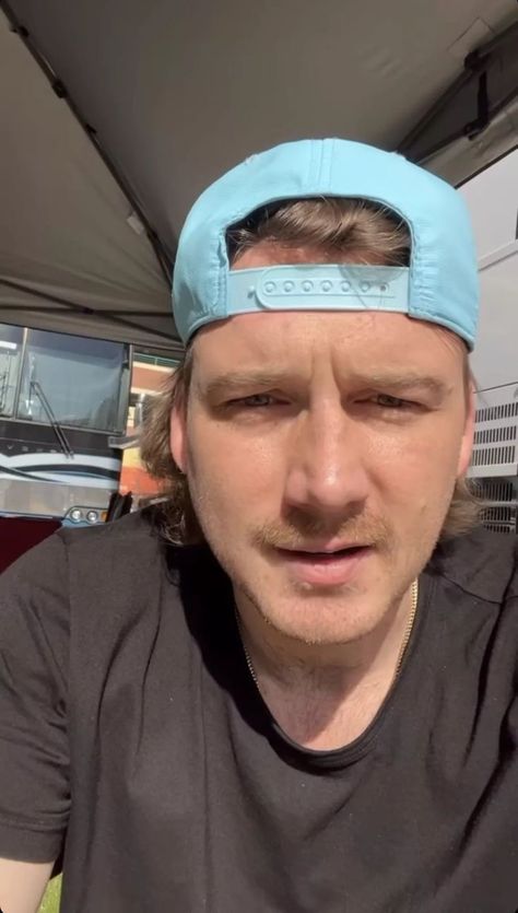 Morgan Wallen Song Quotes, Fake Ft Call, Best Country Singers, Doctor Picture, Thursday Evening, Country Singer, Morgan Wallen, Country Men