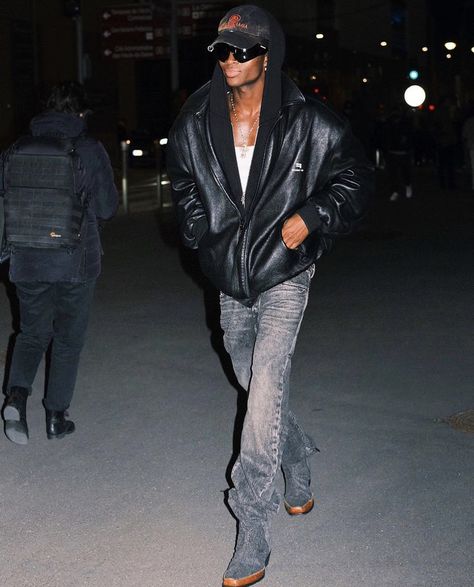 alton mason Neo Noir Aesthetic Fashion, Alton Mason, Off Duty Model, Masc Fashion, Models Off Duty Style, All Black Fashion, Black Men Street Fashion, Concept Clothing, Mens Outfit Inspiration