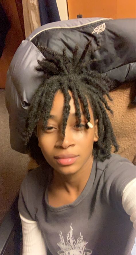 Dreadheads Hairstyles, Wolfcut Dreads, Locs With Layers, Skunk Stripe Dreads, Girl Dreads Styles, Dreads Y2k, Dreads Female, Dreadlock Mullet, Women With Dreads