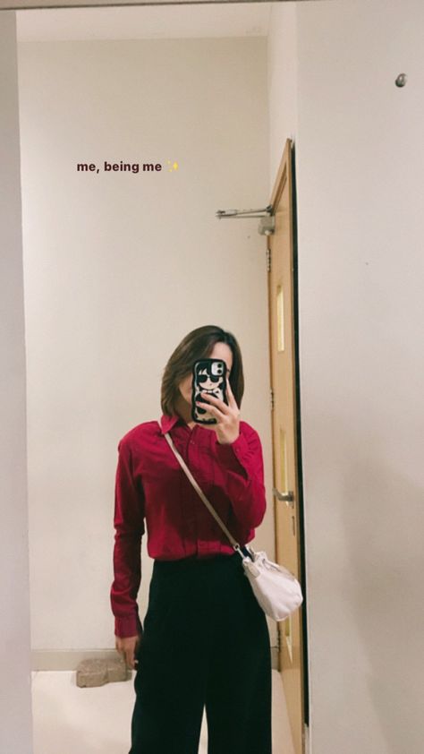 mirros selfie ootd captions Mirrorselfies Caption, Mirror Selfie Aesthetic No Face Caption, Messy Mirror Selfie Captions, Mirror Selfie Poses Captions, Snap Mirror Selfie Quotes, Snap Photo Caption, Mirror Selfie Snap Caption, Instagram Captions For Self Pictures, Streak Caption Ideas