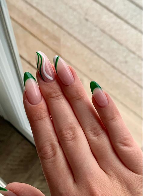 Almond shape Nail inspo Christmas Almond Shaped Nails, French Tip Christmas Nails, French Tip Christmas, Green French Tip, Spring Break Nails, Green French, Broken Nails, May Nails, Nails 2022