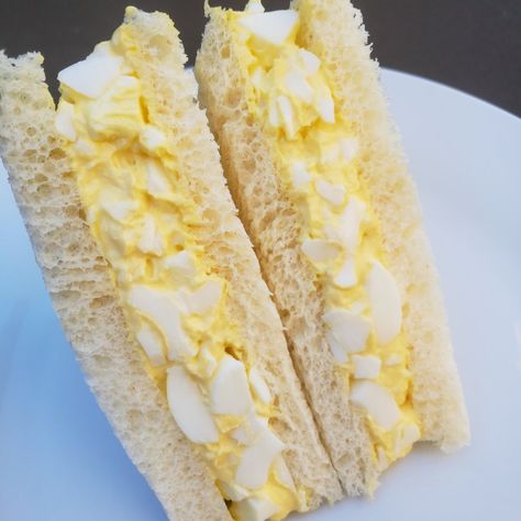 Fluffy Egg Salad Sandwich- Inspired by Anthony Bourdain's passion for the Japanese Lawson's fluffy egg salad sandwich. #eggsalad #fluffyeggsalad #anthonybourdain #eggsaladsandwich #eggs #dozeneggs #easyeggrecipe #recipe #easyrecipe Fluffy Egg Salad, Japanese Sandwich, Egg Salad Sandwich Recipe, Salad Sandwich Recipe, Japanese Egg, Subway Sandwich, Egg Salad Sandwich, Easy Egg Recipes, Fluffy Eggs