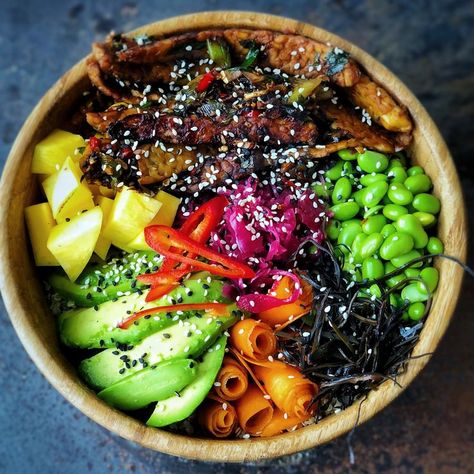 Healthy Poke Bowl, Plant Based Cooking, Poke Salad, Cooking Lifestyle, Poke Bowl Recipe, Comidas Fitness, Bowl Food, Fruit Salad Recipes, Tasty Recipe