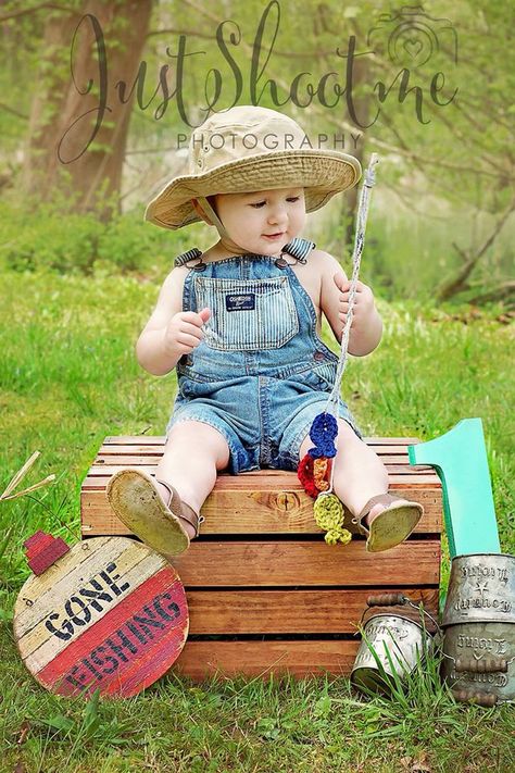 Fishing 1st Birthday Pictures, The Big One Fishing Birthday Pictures, Ofishally One Pictures, Ofishally One Picture Ideas, Fishing Birthday Pictures, One Year Old Fishing Photo Shoot, Baby Fishing Photo Shoot, Fishing First Birthday Pictures, Fishing One Year Old Birthday