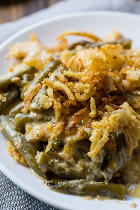 Slow Cooker Green Bean Casserole with a crunchy onion topping French's Green Bean Casserole, Thanksgiving Diner, Best Green Bean Casserole, Slow Cooker Green Beans, Classic Green Bean Casserole, Green Bean Casserole Recipe, Easy Green Beans, French Green Beans, Greenbean Casserole Recipe