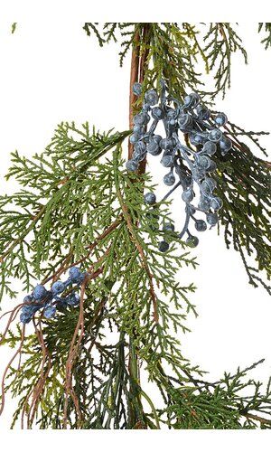 Juniper Berry Centerpiece, Winter Garland Ideas, Juniper Garland, Winter Tablescapes, Apple Christmas, Fruit Wreath, Winter Garland, Christmas Stem, Thanksgiving 2024