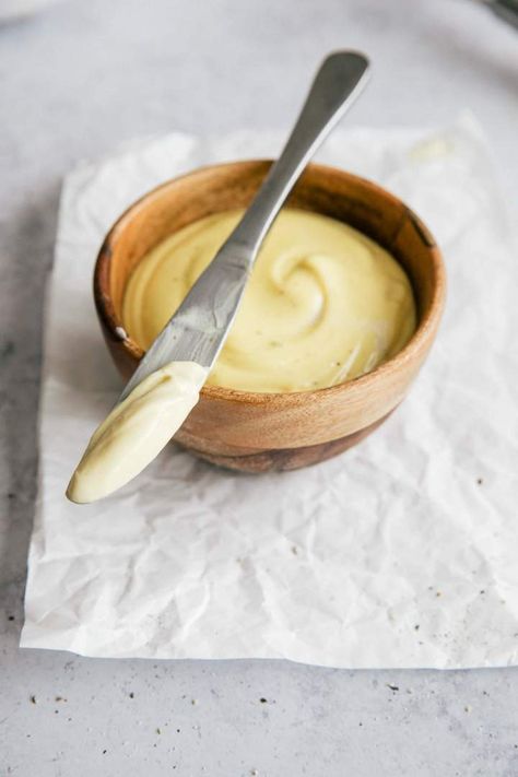 Basic mayonnaise Fermented Milk, Types Of Salad, Fun Salads, Big Bowl, Creme Fraiche, Cheese Fondue, Gluten Free Vegetarian, Mayonnaise, Small Bowls