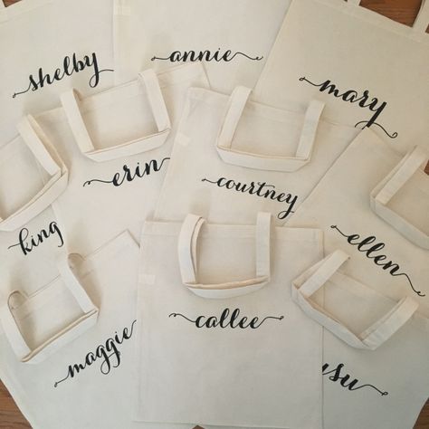 DIY personalized totes for a bachelorette weekend using your Cricut! Top Wedding Trends, Cricut Wedding, Diy Wedding Gifts, Wedding Silhouette, Hot Top, Bridemaids Gifts, Bachelorette Weekend, Wedding Crafts, Cricut Tutorials