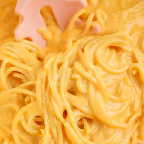 Cheesy Spaghetti Pioneer Woman Cheesy Spaghetti, Pioneer Woman Spaghetti Mac And Cheese, Easy Cheesy Spaghetti, Baked Cheese Spaghetti Recipe, Pioneer Woman Spaghetti And Cheese, Cheesy Spaghetti Casserole, Spaghetti And Cheese Recipe, Spaghetti With Cheese Sauce, Cheesy Egg Noodles