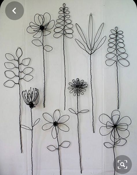 Wall Hanging Arrangements, Drátěná Socha, Sculptures Sur Fil, Wire Art Sculpture, Flower Braids, Deco Nature, Wire Flowers, 3d Pen, Metal Art Welded