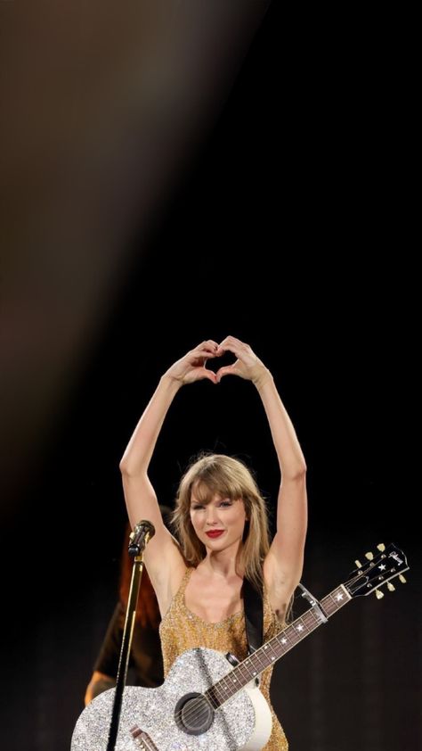 Taylor Swift Fotos, Photos Of Taylor Swift, Taylor Swift Birthday, Taylor Swift Tour Outfits, Taylor Swift Cute, Taylor Swift Fearless, Estilo Taylor Swift, Taylor Swift Music, Taylor Swift Posters