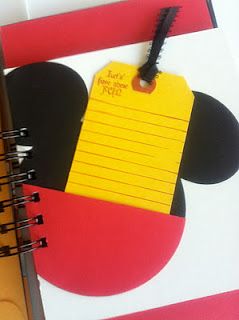 Disney Mini Album, Mickey Mouse Classroom, Disney Project Life, Autograph Book Disney, Scrapbook Disney, Autograph Book, Disney Scrapbooking Layouts, Disney Cards, Disney Scrapbook Pages