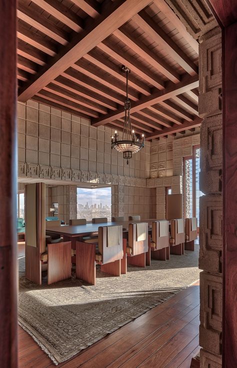 Frank Lloyd Wright Lighting, Frank Lloyd Wright Interior, Ennis House, Frank Lloyd Wright Architecture, Frank Lloyd Wright Buildings, Frank Lloyd Wright Design, Frank Lloyd Wright Homes, Revival Architecture, Dining Hall