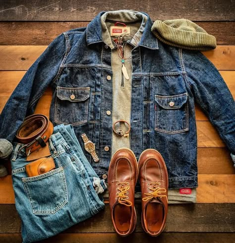 Rugged Workwear on Instagram: “Reposted from Shawn @selvedgewings with this cool heritage style flatlay. Love the aging evolution going on here. Cheers and have a great…” Mens Heritage Style, Rugged Style Vintage, Rugged Gentleman Style, Heritage Style Men, Country Style Men, Heritage Menswear, Outfit Grid Men, Styles For Hair, Kickers Boots