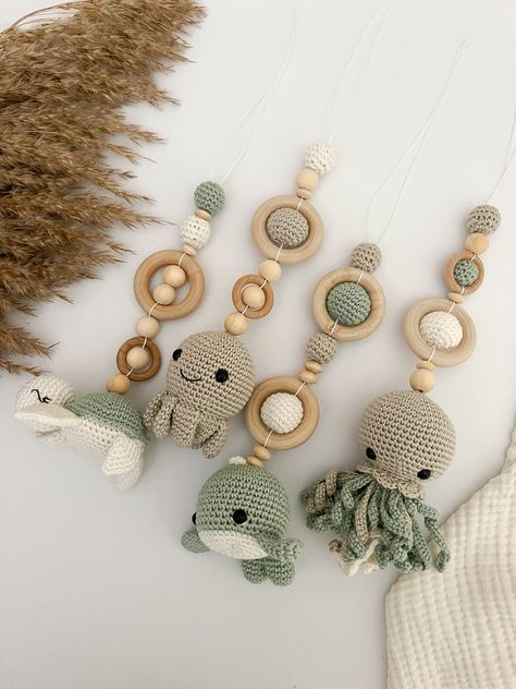 Baby Play Gym, Crocheted Toys, Play Gym, Haken Baby, Baby Gym, Birth Gift, Baby Gift Sets, Baby Party, Baby Toddler Toys