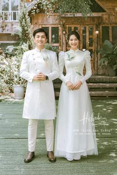 Beautiful Trended outfits. Vietnam Wedding Dress, Ao Dai Couple, Ao Dai Wedding Dress, Vietnamese Wedding Photography, Model Blouse Batik, Hijab Prom Dress, Pre Wedding Photoshoot Theme, Traditional Vietnamese Wedding, Wedding Ao Dai