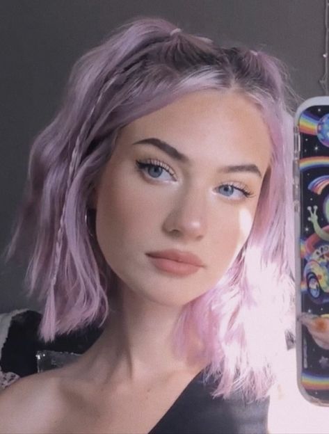 Lavender Hair Color Ideas, Lavender Hair Colors, Light Purple Hair, Hair Styels, Hair Evolution, Lilac Hair, Gorgeous Hair Color, Dyed Hair Inspiration, Hair Inspiration Short