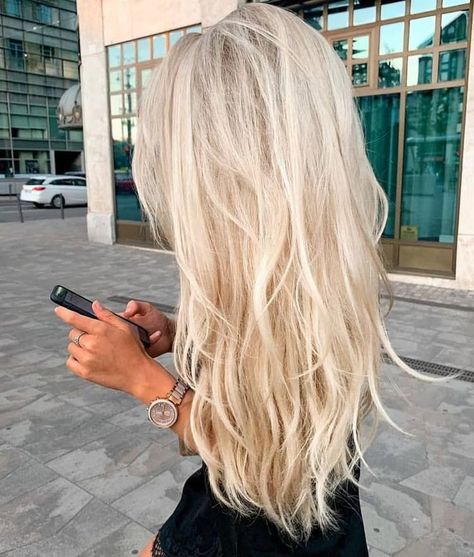 Icy Blonde Hair, Light Blonde Hair, Blonde Hair Inspiration, Blonde Hair Shades, Blonde Hair Looks, Hair Shades, Brown Blonde Hair, Platinum Blonde Hair, Long Blonde