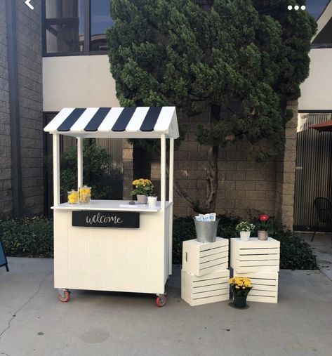 Modern Lemonade Stand, Pop Up Food Stand Ideas, Diy Food Cart, Small Coffee Shop Design, Cute Lemonade Stand, Cafe Stand, Food Stand Design, Food Stall Design, Juice Bar Design