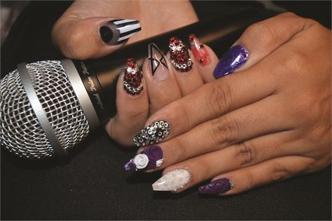 Selena Quintanilla Nails, Selena Nails, Bad Nails, Classy Nail, Selena Q, Corpus Christi Texas, Classy Nail Designs, Amazing Nails, Selena Quintanilla Perez