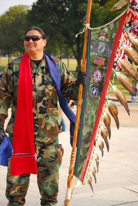 Native American soldier with his eagle feather staff | Flickr - Photo Sharing! Eagle Feather, Native Pride, American Soldier, Western Comics, Native American Heritage, Military Heroes, We Are The World, American Soldiers, Native American History