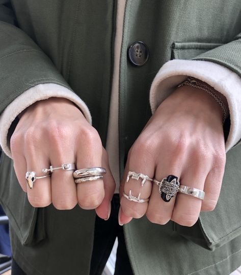 Masculine Rings Aesthetic, Masc Jewelry, Masculine Jewelry, Styling Jewelry, Dope Jewelry, Classy Jewelry, Funky Jewelry, Jewelry Lookbook, Hippie Jewelry