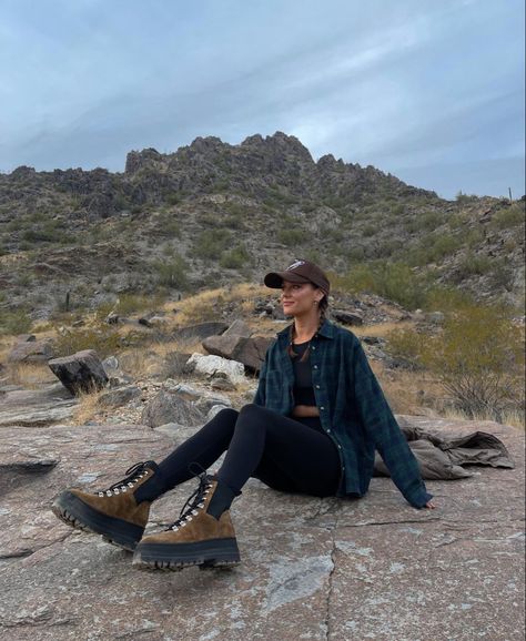 @briknopf on instagram Hiking Ootd, Winter Ski Fashion, Fashion Gorpcore, Gothic Fashion Casual, Country Summer Outfits, Pnw Style, Nature Outfits, Worker Boots, New Fashion Style