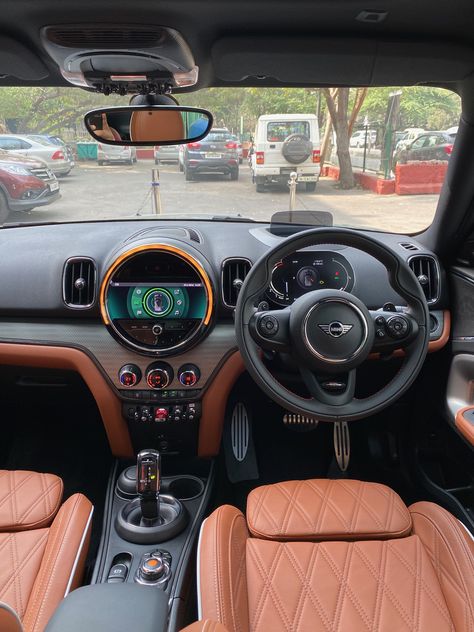 Mini Countryman Interior, Mini Cooper Wallpaper, Mini Cooper Interior, Suv Luxury, Mini Crossover, Mini Cabrio, Car Accessories For Guys, Prettiest Celebrities, Car Deco