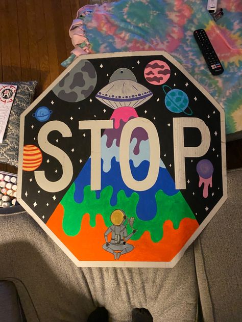 Stop Sign Art, Aesthetic Painting Ideas On Canvas, Regnul Animal, Painting Ideas On Canvas Aesthetic, Aesthetic Painting Ideas, Trippy Drawings, Canvas Aesthetic, Trippy Painting, Hippie Painting