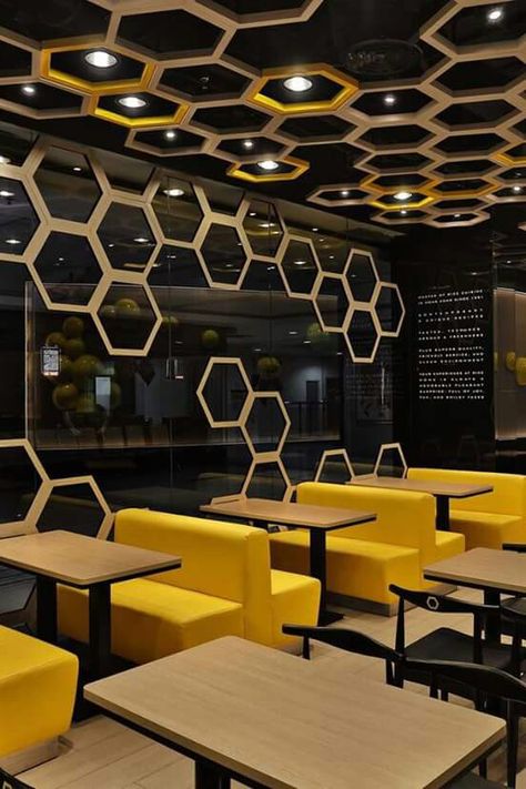 Interior Design Of Restaurant, Interior Design Restaurant Small Spaces, Restaurant Wall Design Ideas Modern, Design Restaurant Ideas Creative, Bee Interior Design, Innovative Interior Design, Bar Design Restaurant Creative, Small Restaurant Interior Design Modern, Bar Ceiling Design