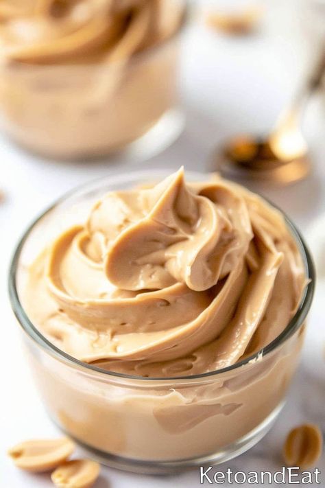 Easy Keto Peanut Butter Mousse: Low Carb & Sugar Free Keto Peanut Butter Mousse, Keto Mousse, Keto Pudding, Peanut Butter Mousse, Keto Peanut Butter, Dessert Cup, Keto Treats, Thm Desserts, Peanut Butter Desserts