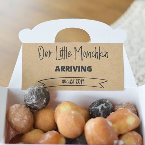 Munchkin Pregnancy Announcement - 10 Ways to Announce Pregnancy To Family In Person - Donut Box Baby Announcement Donut Box, Baby Sleep Problems, After Baby, Pregnant Mom, Baby Reveal, Foods To Avoid, Pregnancy Tips, Breast Milk, Future Baby