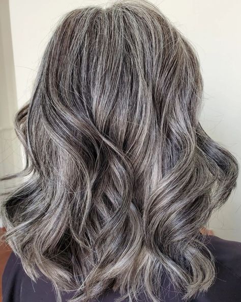 Stunning Medium Salt-and-Pepper Hairstyle Sal And Pepper Hair, Dark Hair With Lowlights, Salt And Pepper Hair Color, Pepper Hair Color, Grey Brown Hair, Pepper Hair, Gray Balayage, Hair With Lowlights, Salt And Pepper Hair