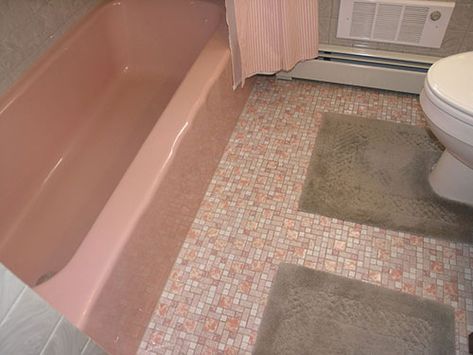 More from that glorious pink bathroom.. @ 1959 Briggs Venetian Pink tub... with those glorious, Merola University Pink Mosaic, tile floors...