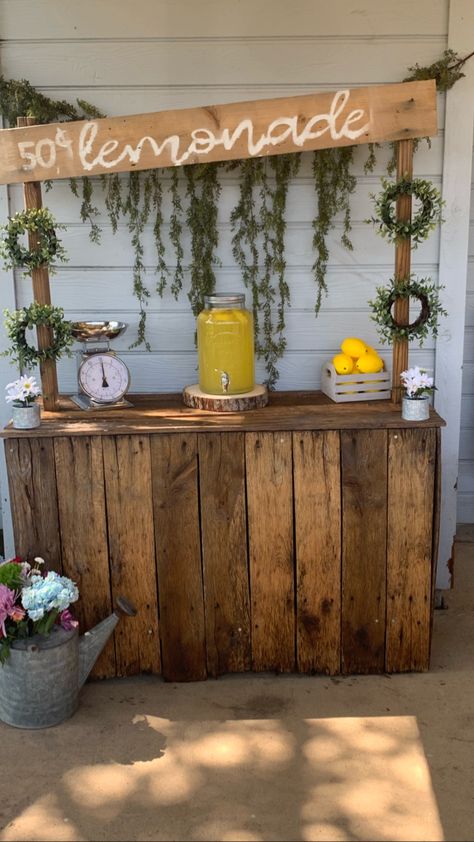 Lemon Ade Stand, Rustic Lemonade Stand, Drink Stall Ideas, Lemonade Stand Alternatives, Adult Lemonade Stand, Aesthetic Lemonade Stand, Lemonade Stand Aesthetic, Lemon Aid Stand, Lemonade Booth