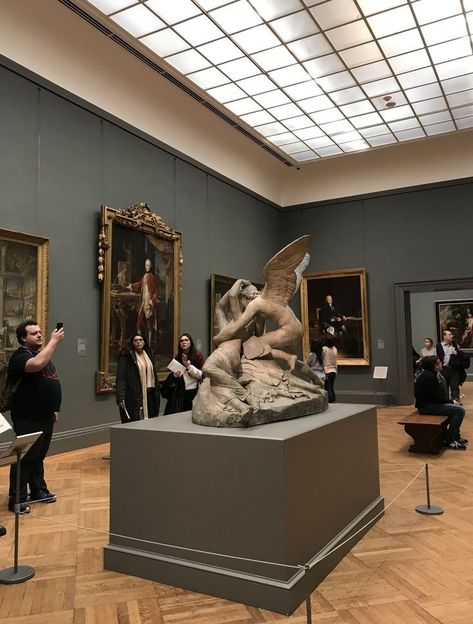 Dark Academia Aesthetic, Academia Aesthetic, New York Travel, Art Galleries, Metropolitan Museum Of Art, Metropolitan Museum, Museum Of Art, Dark Academia, Art And Architecture