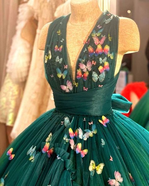 Elaborate Dresses, Willow Fairy, Green Ball Gown, Green Tulle, Shiny Dresses, Evening Dress Floor Length, Floor Length Dress, Tulle Ball Gown, African Inspired Fashion