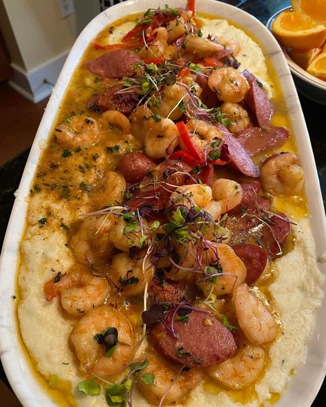 Shrimp And Grits Aesthetic, Shrimp And Grits Catering, Brunch Catering, Brunch Aesthetic, Body Care Recipes, Body Nutrition, Fancy Breakfast, Shrimp Grits, Shrimp And Grits