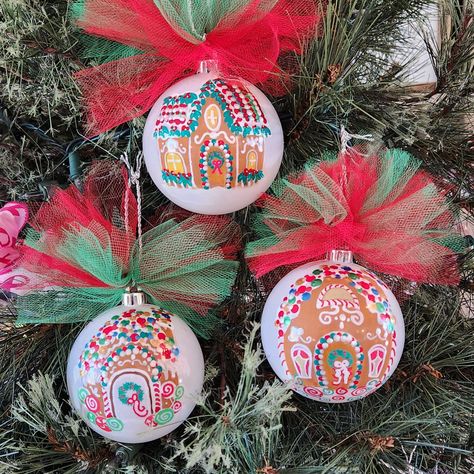 Hand Painted Christmas Gingerbread House Ornaments Set of 3 - Etsy Wooden Ornament Painting, Painted Christmas Ornaments Diy, Painted Christmas Tree Ornaments, Painting Ornaments Ideas, Diy Painted Ornaments Christmas, Christmas Pumpkins Painted, Painted Acrylic Ornaments, Christmas Ornament Painting Ideas, Christmas Ornaments For Kids To Make