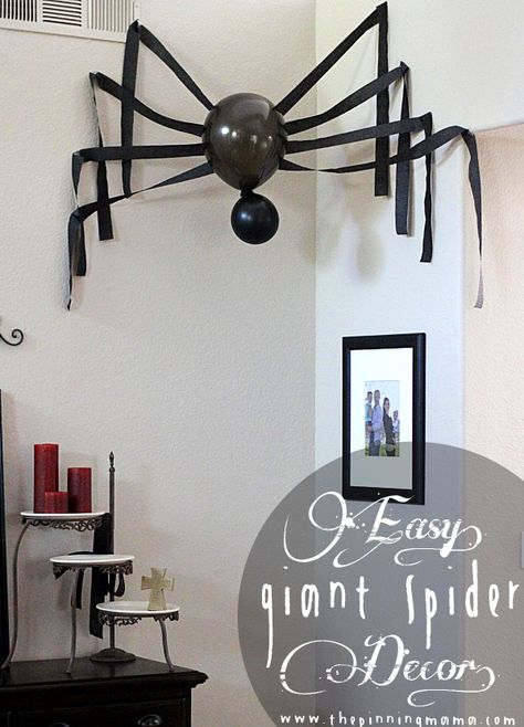 Strašidelný Halloween, Halloween Spider Decorations, Spider Decorations, Giant Spider, Easy Halloween Decorations, Adornos Halloween, Halloween Tattoo, Spiderman Birthday, Fall Crafts Diy