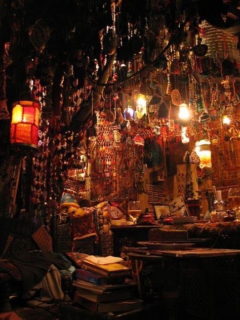 Howl's Room Inspiration, Howls Moving Castle Interior Design, Howls Moving Castle Bedroom Aesthetic, Howls Moving Castle Room Aesthetic, Howls Moving Castle Aesthetic Room, Magical Interior Design, Howls Moving Castle Bedroom, Howls Moving Castle Room Decor, Maximalist Lighting