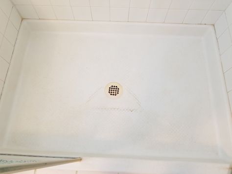 How to remove a stain from a fiberglass shower floor - The Washington Post Clean Shower Floor, Cleaning Shower Tiles, Climbing Wall Kids, Homemade Cleaner, Remove Water Stains, Cleaning Tile Floors, Hard Water Stain Remover, Fiberglass Shower, Floor Stain