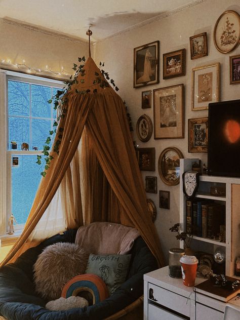 aesthetic bedroom frames tapestry canopy indie academia idk tags yeah Small Bedroom Reading Corner, Book Corner Ideas Bedroom Cozy Nook Reading Areas, Floor Reading Nook, Read Nook, Kids Reading Nook Ideas, Attic Reading Nook, Nook In Bedroom, Reading Nook In Bedroom, Book Corner Ideas Bedroom